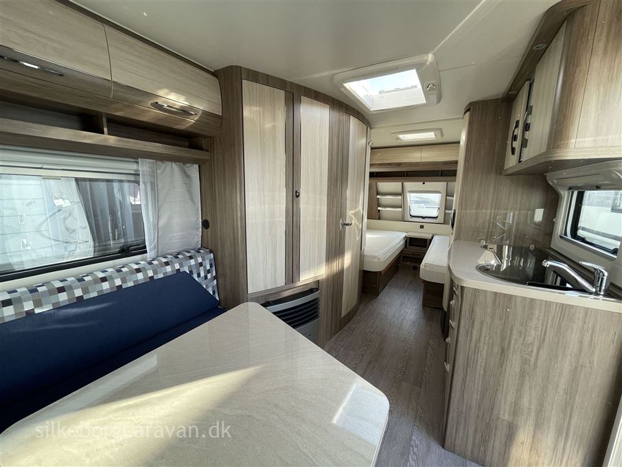 Hobby De Luxe 495 UL
